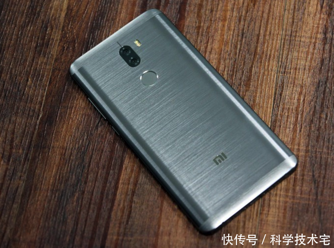 雷军微博发小米集团招股书,评论下被小米5S\/5