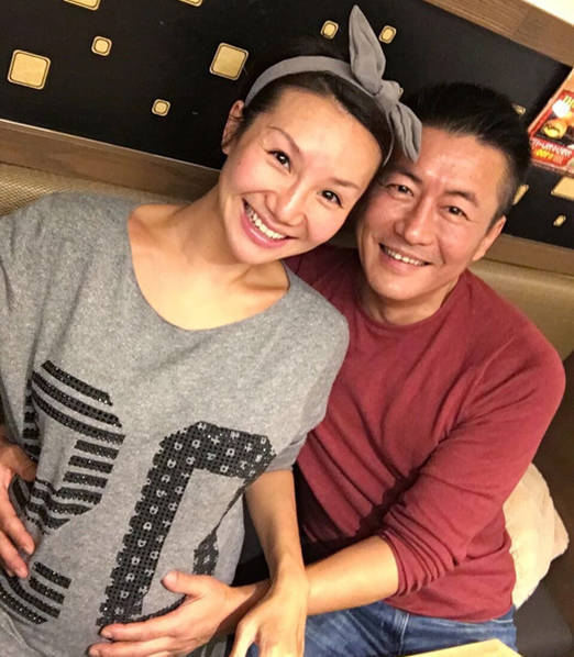 与江珊离婚后的高曙光,娶小16岁娇妻还半百得子