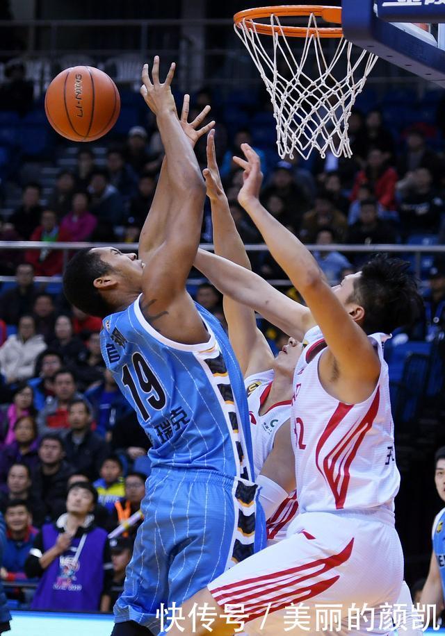 篮球--CBA北京首钢队胜青岛国信双星队