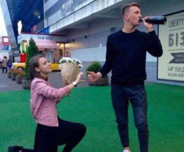 爆笑GIF: 这是我见过最丑的一只美人鱼!