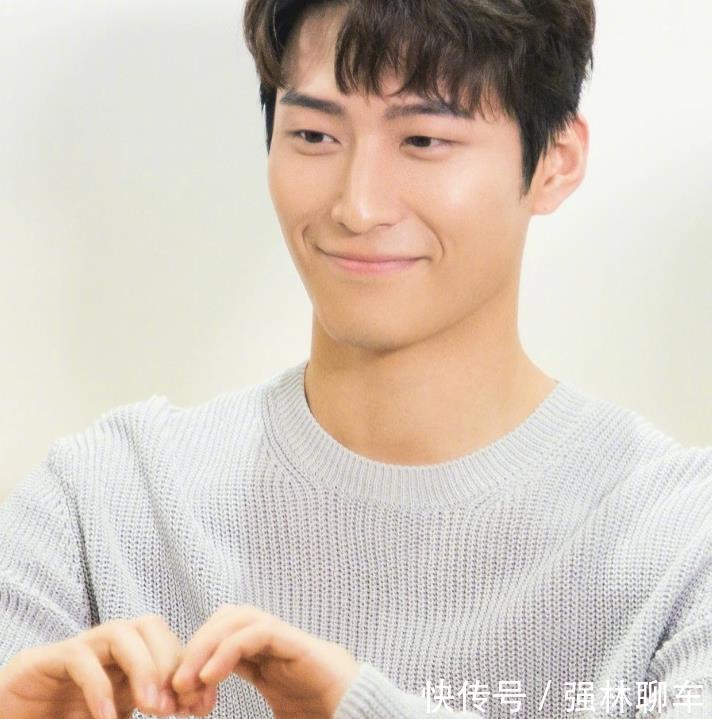 窦骁何超莲发相同文案承认恋情,网友:这才是真