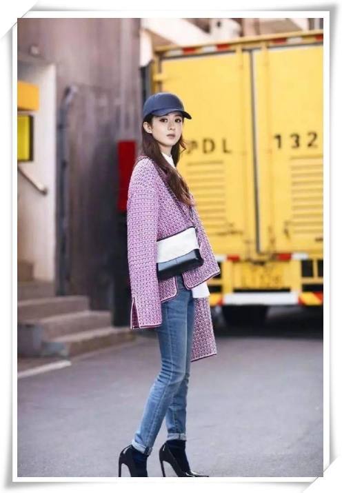 165赵丽颖和166李沁同穿短裙,身高差1cm,画风