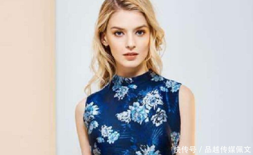 法国足球队黑压压一片, 黑人球员占了多数, 女友