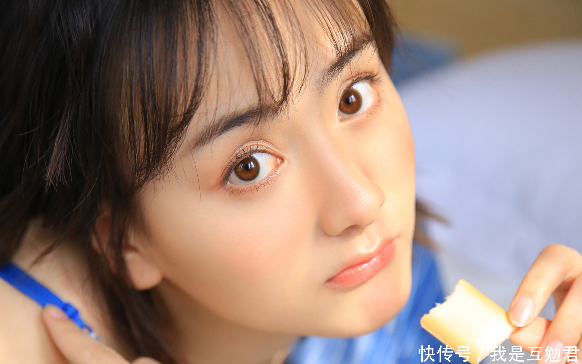 蓝色内衣少女高清写真