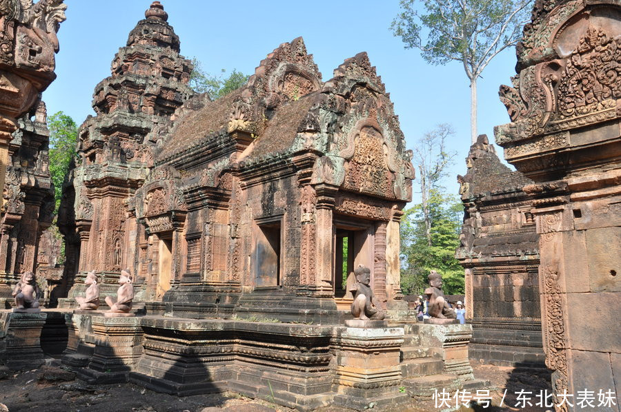 这座宫殿名为女王宫 竟是一个高僧的寺院