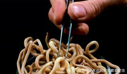 6岁女童饭前总闹肚子疼,吃完胃药也没用,医生