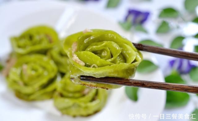 这个饺子不用蒸,不用煮,脆底多汁,老公一口气能