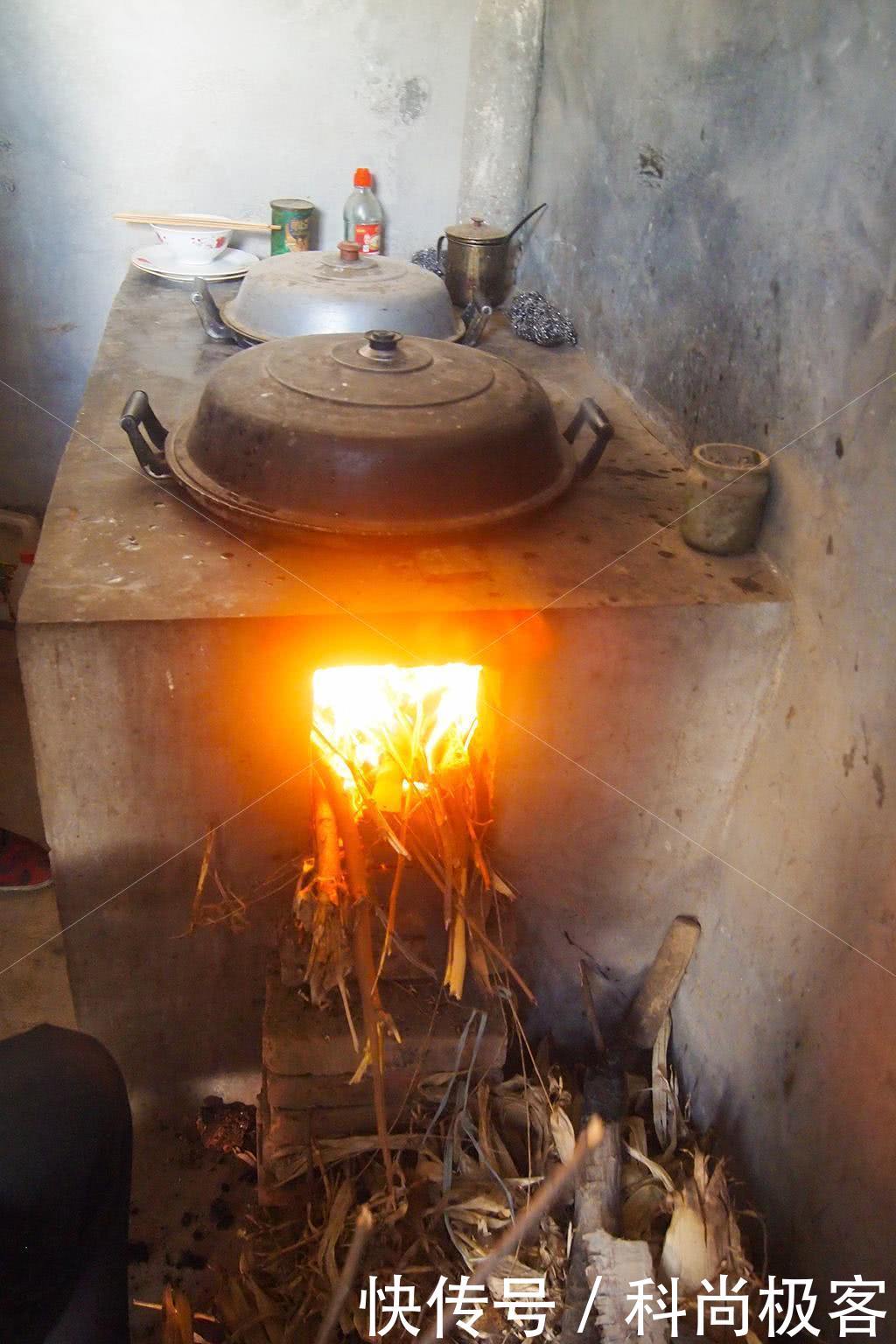 农村人的灶台不再脏乱差,换成这一种,谁用谁