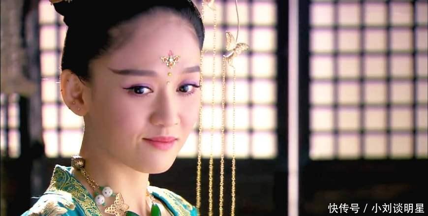 挂着满头珠帘的女子,杨蓉头戴十二支步摇,刘涛