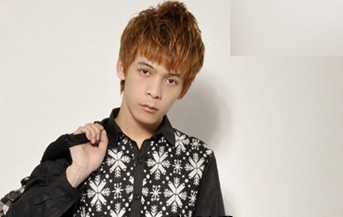 本人<em>13岁,男生</em>,脸型是瓜子脸,想留刘海<em>发型</em>,留