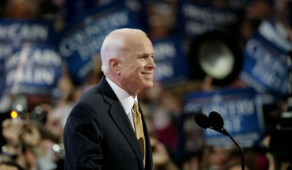 美国会参议员约翰·麦凯恩因脑瘤去世 特朗普