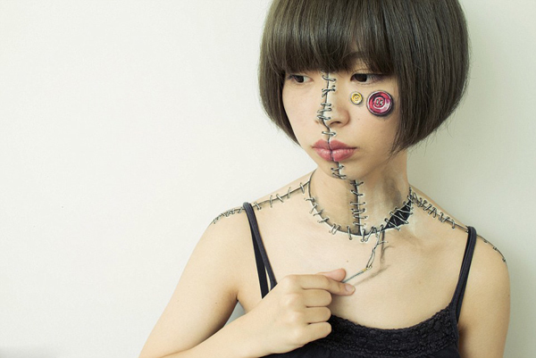 这不是PS:日本女艺术家创作逼真3D人体彩绘