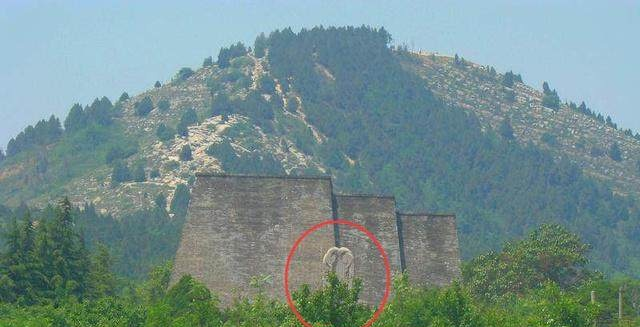 武则天为何给自己树立重达一百吨无字碑毛主席一语点破!