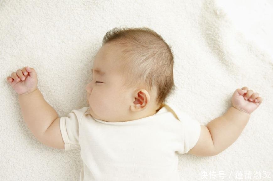 一岁之前的宝宝不适合用U型枕