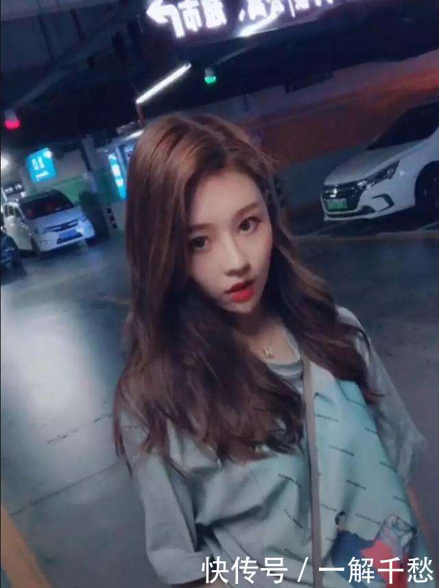 抖音一姐 真实容貌曝光, 网友称滤镜和美颜开了