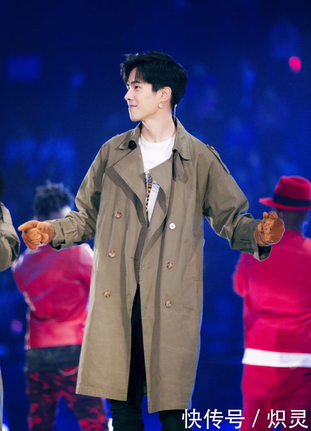 湖南卫视2018春节联欢晚会 胡一天刘昊然陪你