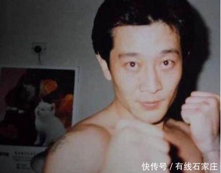 怒扇向华强耳光,强关演歌台,是谁断送香港黑老