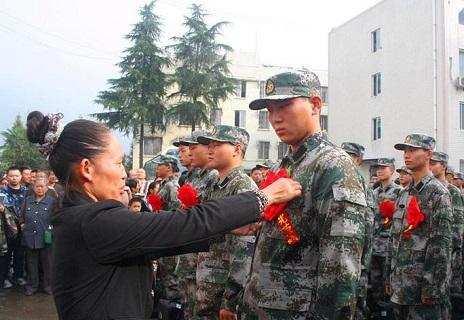 农村孩不想上学?当兵是个好出路,退伍后有多项