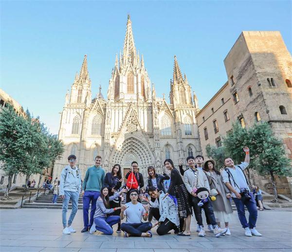 中国数位明星网红获誉西班牙国家品牌挚友赴