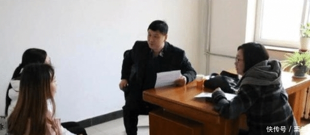 女面试官:“玉”加一笔是什么字?高材生5秒给出答案,全场鼓掌 明升88开户