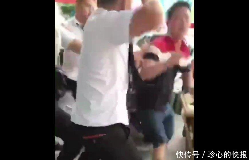 广州一手机店签名送手机, 两男子签名后被强迫