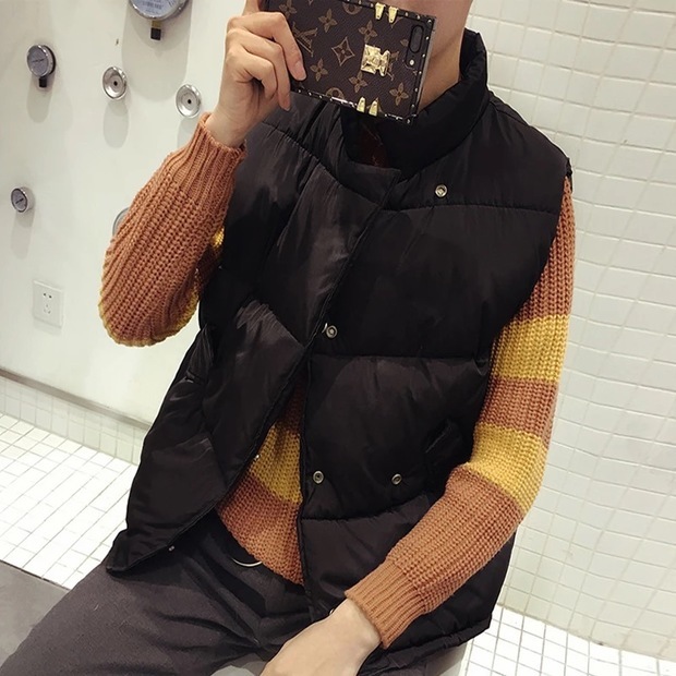 脸色偏暗黄的男生冬天穿黑色马甲里面配什么线