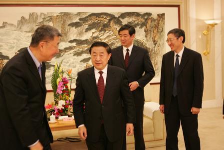 诺贝尔物理学奖:丁肇中