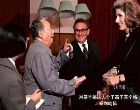 毛主席在1969珍宝岛冲突中,下达一个决策让世界都懵住了!