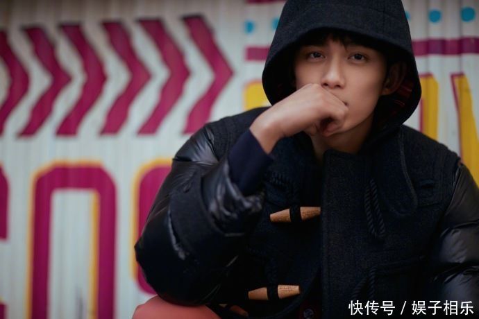 三石弟弟吴磊纽约时尚街拍曝光,搞怪的表情苏