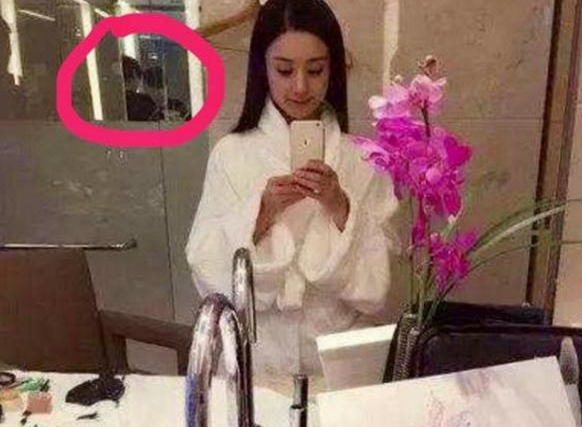 娱乐新闻:赵丽颖陈伟霆同居了,这几张图片曝光了两人的恋情!
