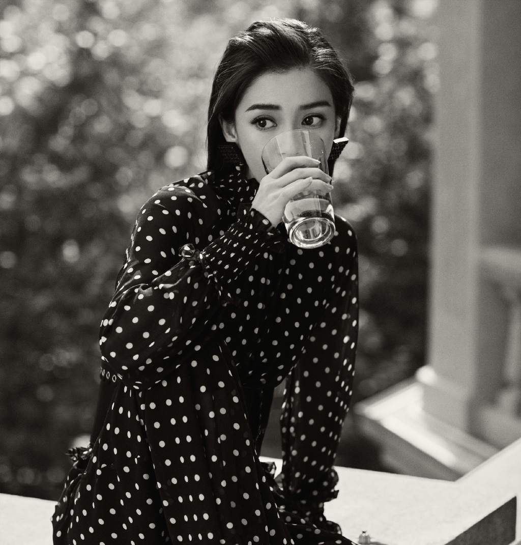 Angelababy新发型翻车,撞脸王子文,颜值高也别