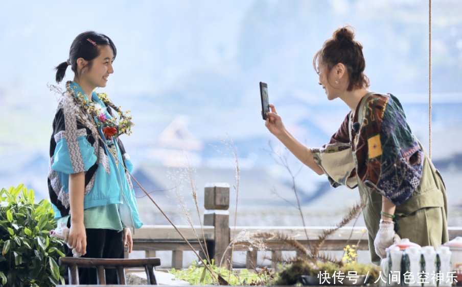 黄雅莉想上快本唱歌,谁注意到何炅说了啥?