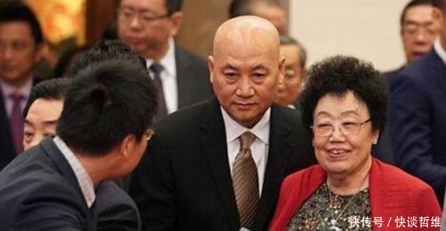 迟重瑞娶首富不图钱,他分走前妻200亿,娶空姐