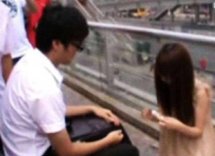 22岁女大学生为了6000块，和大叔发生关系,，结果意外怀孕