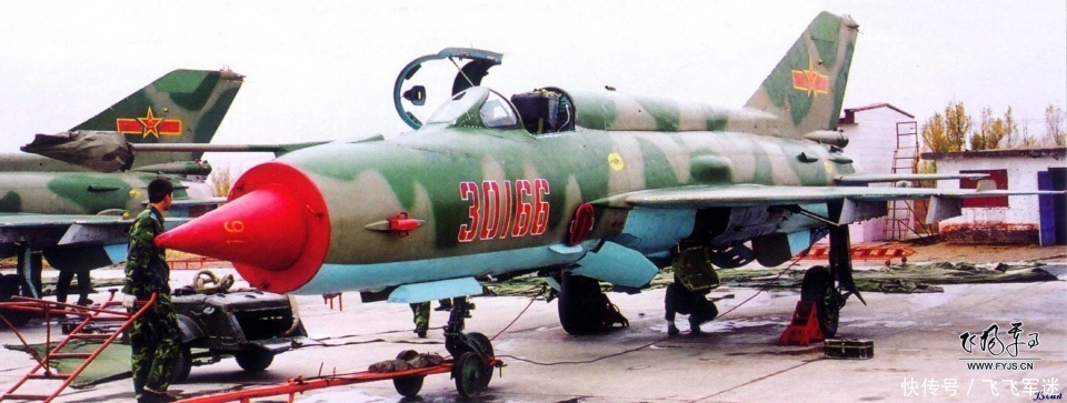 就落后!这些国产战机首飞成功却遭下马,歼31会