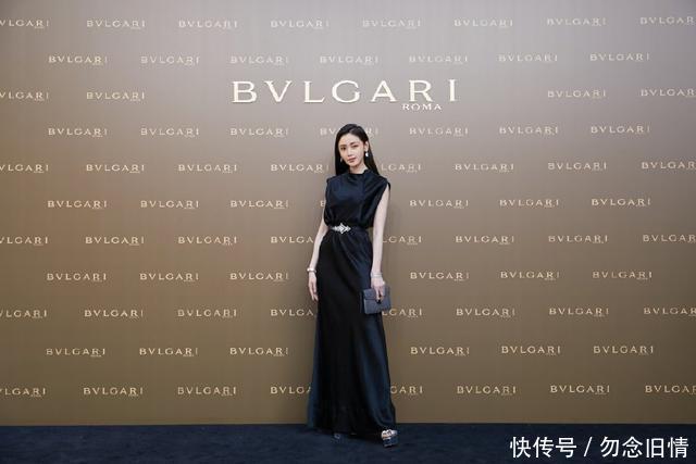 唐嫣穿粉色抹胸裙性感且少女,同台的张天爱唐