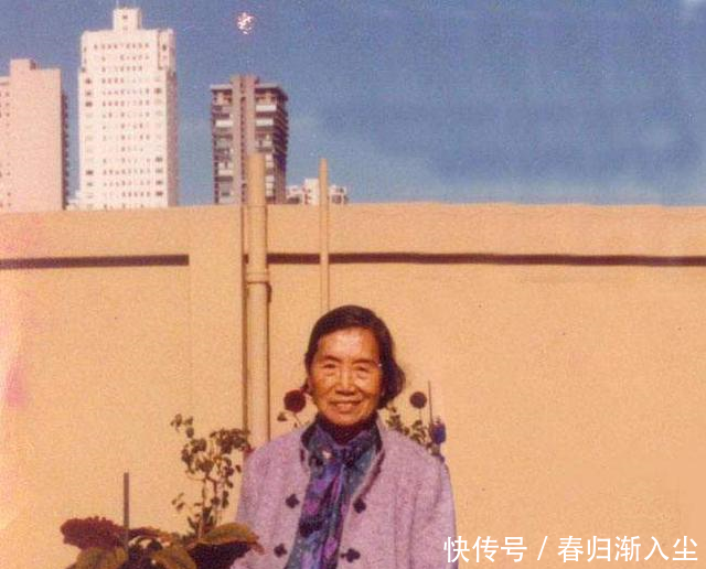 婚礼上咬破手指写血书--谢冰莹与贾伊箴!