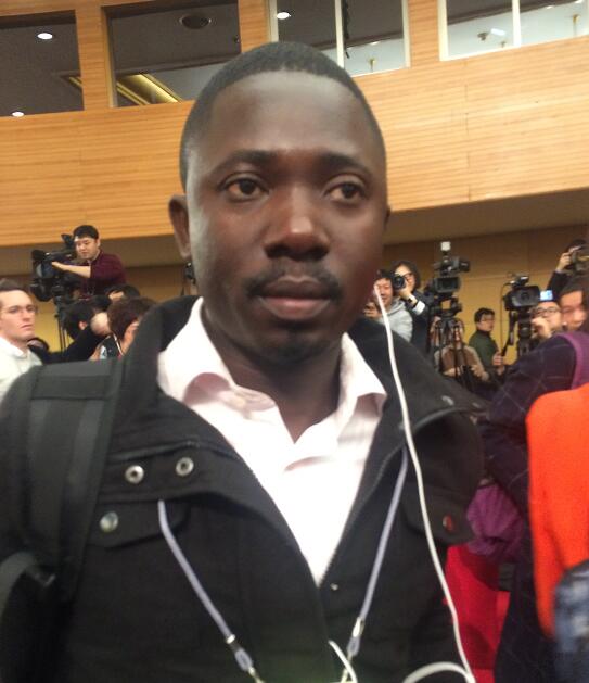 外媒记者:中国外交政策温和而积极 引领全球化