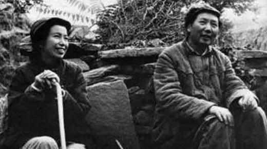 毛主席晚年真的不爱江青了吗？这三件事表明了毛主席的心思