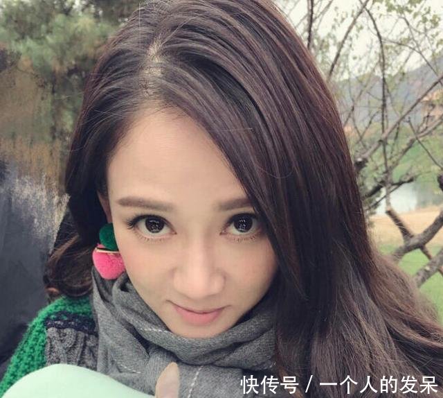 官鸿表白陈乔恩,自己被感动落泪了对一个人崇