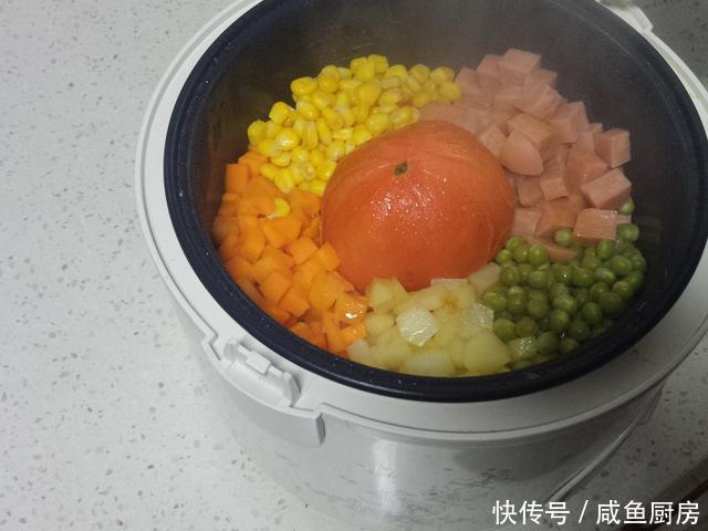 咸鱼厨房教你做家常菜之 西红柿焖饭 (孩子不喜