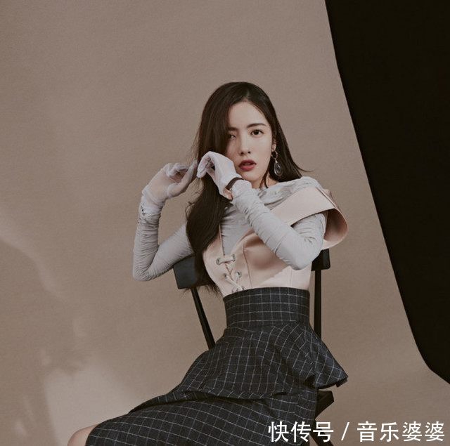 她骂过赵丽颖,是窦骁同学,演傻白甜被喷,美貌远