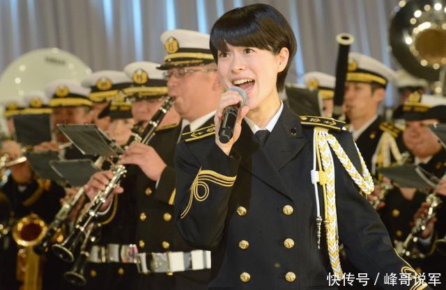 这位日本女兵不仅长相甜美，能歌善舞，居然空手道也一流！