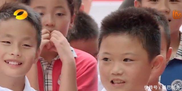 少年说男孩被女生表白紧张出表情包,憋出一句