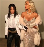 卡戴珊姐妹万圣节扮经典形象