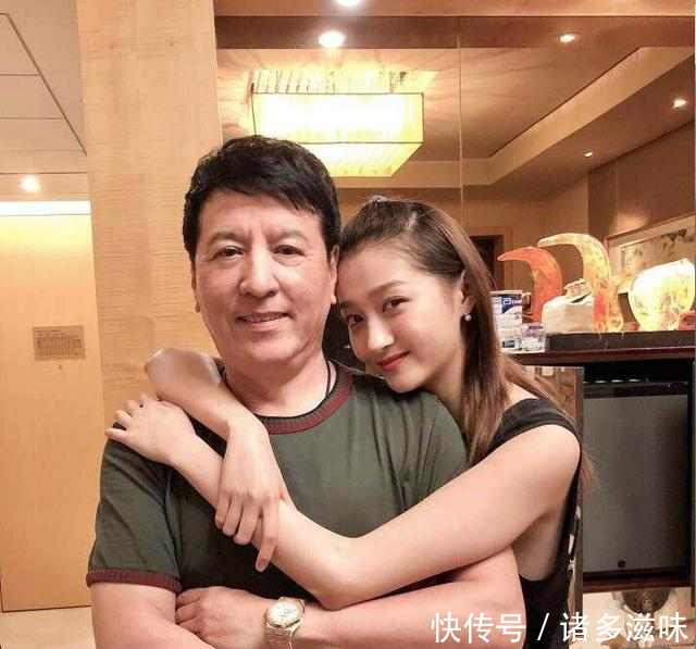 520鹿晗没有晒甜蜜,关少曾暗示女儿长大了!网