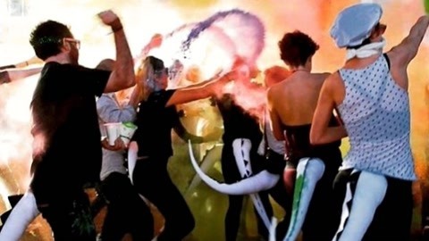 在不看就要OUT了，国外竟掀起小尾巴浪潮，一秒变身又潮又性感