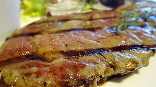 人气美食 最嫩骨边肉！功夫牛排汁水多