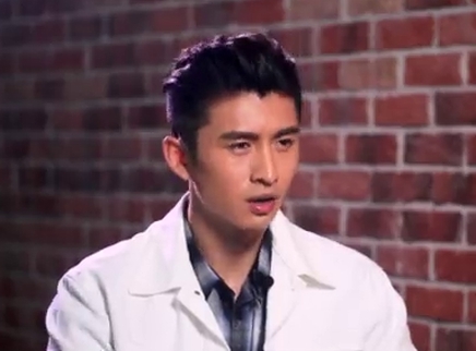 新闻当事人 张云龙与神犬小七的亲密对戏