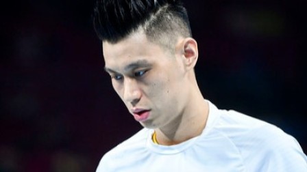 越远越疯狂！林书豪训练超远三分球：15投11中